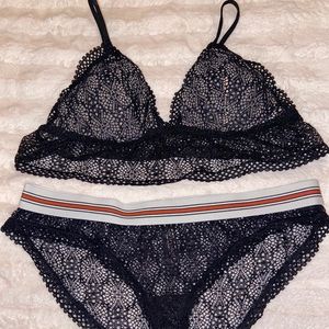 Victoria’s Secret Bralette & Panty ✨👙